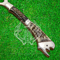 Hache à barbe de chasse et de camping en acier D2 de qualité industrielle, à lame pleine, avec manche en corne de bœuf, type tomahawk, avec étui en cuir – Cadeau