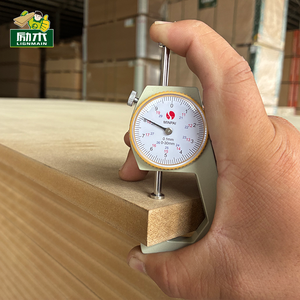 Pannello per mobili <span class=keywords><strong>in</strong></span> fibra di legno <span class=keywords><strong>grezzo</strong></span> <span class=keywords><strong>MDF</strong></span> <span class=keywords><strong>in</strong></span> legno di alta qualità 12mm 18mm a media densità - Product Image 1