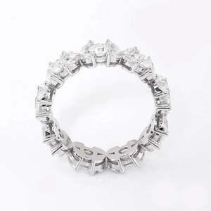 Bague d'éternité de luxe en or blanc 18 carats plaqué rhodium avec diamants taille brillant VVS pour femme, idéale pour fiançailles et mariage - Product Image 1