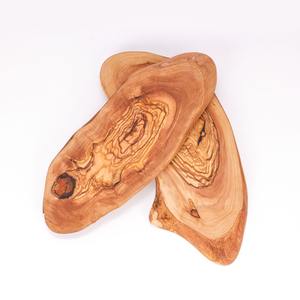 Tabla de Cortar de Madera Premium ArtisRaw - Diseño Rectangular Ecológico de Madera de Olivo Hecha a Mano - Product Image 6