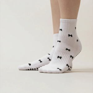 Chaussettes de yoga et de ballet antidérapantes en tissu éponge à motif de nœuds mignons avec logo personnalisé, chaussettes de pilates à adhérence personnalisée en forme de cœur, chaussettes de danse de printemps pour femmes, entraînement - Product Image 5