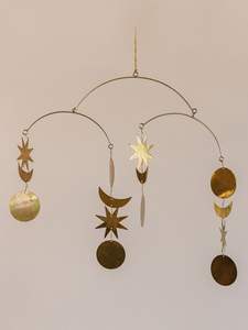 Carillón de viento de hierro Morning Breeze elaborado con tubos delicados que producen melodías suaves, diseño Art Deco móvil para la calma del jardín - Product Image 5