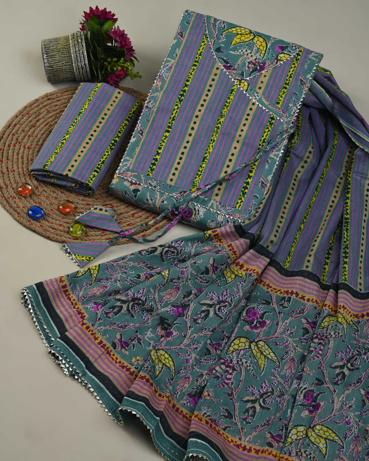 สีเขียว