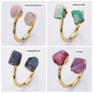 Anillo de Plata de Ley 925 Eternity Vermeil hecho a mano diseño clásico único con incrustaciones de ajuste de bisel de piedras preciosas naturales en bruto - Product Image 5