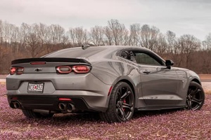 EXCELENTE ESTADO, CHEVROLET CAMARO 2SS COUPE 2023, VOLANTE A LA DERECHA/IZQUIERDA, MOTOR V8 SUPERCARGADO LT4, LISTO PARA ENTREGAR - Product Image 6