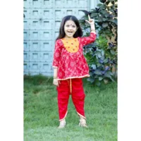 Ensemble Salwar Kameez en coton Bandhani rouge, style pakistanais Bollywood, en georgette, richement brodé, pour festivals, tenue ethnique avec fils et boutons