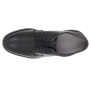 Conjunto de zapatos de cuero negro para hombre, elaborados con materiales de alta calidad, estilo clásico y elegante, y apariencia formal refinada. - Product Image 4