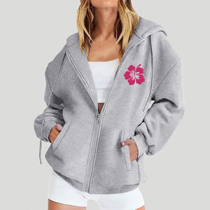 Sweat à capuche imprimé pour femme Sweat à capuche en molleton doux avec un design graphique élégant - Product Image 4