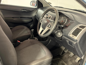 Auto Usado de Calidad a Precio Accesible, Hyundai i20 2010, 1.6, Volante a la Derecha - Product Image 4