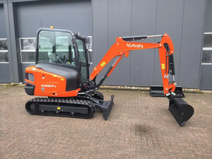 Miniexcavadora Kubota KX027-4, Excavadora Compacta con Orugas y Cucharón para Agricultura, Construcción y Jardinería - Product Image 1