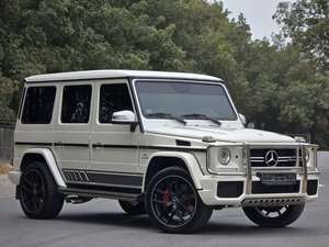 G 6 3 Edición Premium 2024, G-Class Premium Usado con Asientos de Cuero, Volante a la Izquierda, Ofertas de Temporada - Product Image 5