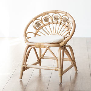 Chaise bébé en rotin faite à la main pour événements pour enfants et chambres, mobilier de chambre d'enfant et de salle de jeux, en vente - Product Image 6