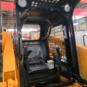 Minicargadora Jc45 con Motor Man de 2700 kg, Monitoreo Remoto, Origen Francia - Product Image 3