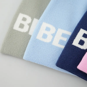 Bonnets Skully pour hommes doublés de satin jacquard pour l'hiver Streetwear de haute qualité Logo personnalisé Bonnets tricotés du fabricant avec logo personnalisé - Product Image 2