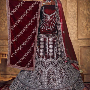 Lehenga en velours de qualité supérieure marron rouge foncé avec broderie Jarkan complète 1.2M de long Choli 2.5M Dupatta 3M Flair pour les fêtes d'hiver - Product Image 5