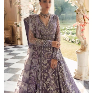 Robe de mariée moderne en mousseline de soie faite à la main, grande taille, qualité supérieure, faible MOQ, avec volants et fleurs, longueur ras du sol, style indien pakistanais - Product Image 1