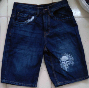 กางเกงยีนส์ขาสั้นผู้ชายสั่งทำขายส่ง OEM ระบายอากาศได้ดี เอวยางยืด แห้งเร็ว สีตามสั่ง โลโก้ด้านหน้า - Product Image 3