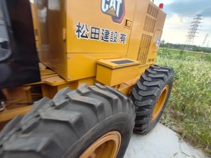 Niveleuse 140G Cat d'occasion en bon état, japonaise à bas prix, avec noyau, pompe et moteur - Product Image 2