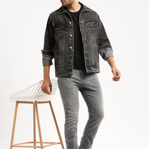 Veste en jean surdimensionnée pour hommes Fabricant OEM Coupe décontractée Vêtements d'extérieur en coton bleu Mode décontractée pour les magasins de détail - Product Image 4
