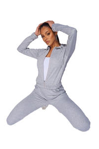 Survêtement pour femmes sur mesure de haute qualité avec logo et impression personnalisés, idéal pour la salle de sport, l'entraînement et le jogging - Product Image 4