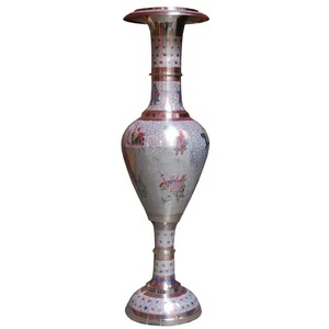 Precio de fábrica Diseño clásico Florero de aluminio Maceta Tamaño personalizado Hecho a mano para el hogar Hotel y decoración de mesa de oficina - Product Image 4