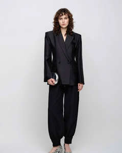 Ensemble de costume en satin de soie de luxe pour femmes, col en V, vêtements de bureau de haute qualité, fabriqué au Vietnam - Product Image 2