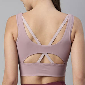 Vêtements de sport pour femmes grande taille sur mesure de haute qualité, nouveau soutien-gorge de sport respirant pour le yoga et la salle de sport, en vente au Pakistan, logo frontal - Product Image 4