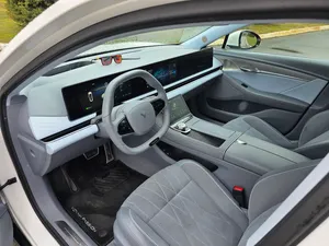 Pasion EV I 2023, faible kilométrage, transmission automatique, toit ouvrant panoramique, feux LED, feux diurnes LED, 6 places, livraison immédiate. - Product Image 2