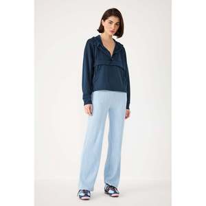 Sweat-shirt à demi-zip doux avec poches - Product Image 1
