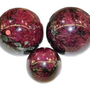 Sphère de cristal d'eudialyte naturelle polie, pierre précieuse de guérison - Product Image 1