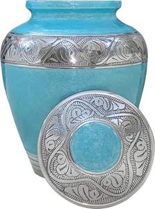 Urne funéraire élégante et moderne en aluminium, fabriquée à la main, avec un design décoratif personnalisé pour une utilisation comme vase sur table funéraire - Product Image 6