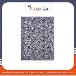 Nouveau grand tapis moderne en coton de salon motif géométrique attrayant tissage plat tailles et couleurs personnalisables durables à vendre - Product Image 2