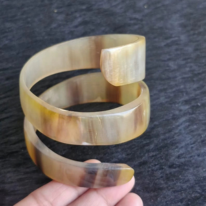 Brazaletes de Cuerno de Búfalo Natural, Joyería Artesanal de Cuerno de Búfalo - Product Image 1
