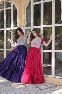 Lourd exclusif fête et mariage porter indien Designer étoile Georgette avec broderie perles séquence travail Kurti avec Lehenga - Product Image 3