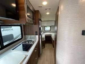 DESCUENTO 2023 Winnebago V-i-e-w 24V listo para la venta - Product Image 6