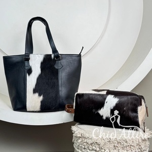 Ensemble de sacs en cuir de vachette véritable 2 pièces faits à la main sur mesure sacs fourre-tout à poils et kit Dopp pochette de voyage pour femmes OEM disponible - Product Image 1