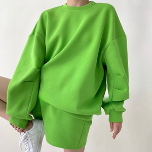 Nuevo Conjunto de Sudadera con Capucha Informal de 2 Piezas para Mujer de Invierno y Pantalones Cortos Lisos, Sudadera con Capucha de Tela de Punto Estampada Personalizada, Teñido Liso - Product Image 3