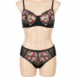 Ropa Interior Femenina con Estampado Digital Bordado en 3D, Poliéster y Elastano, Suave, Elástica, Transpirable, Cómoda y Sexy - Product Image 1