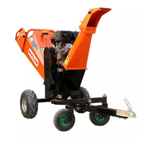 Broyeur de bois de 6 pouces avec moteur de 15 CV et système d'alimentation hydraulique - Product Image 1