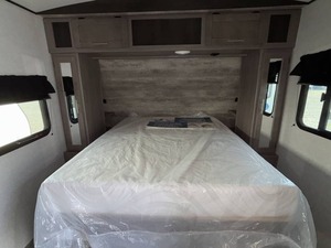 PROVEEDOR DE REMOLQUES DE CAMPING USADOS 2022 Cross Roads SUN SET TRAIL 242BHS en Venta para Acampar - Product Image 3