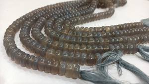 Cuentas de piedras preciosas de 8mm lisas Rondelle de Calcedonia gris natural vendidas por hebra de 8 pulgadas de largo - Product Image 2