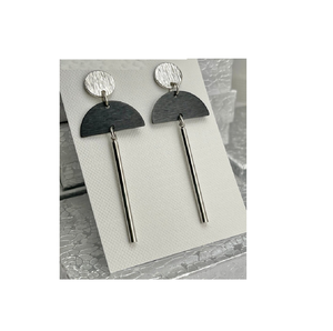 Pendientes de tuerca de latón con texturas pequeñas inspirados en encaje, estilo Austin 1920, para boda, comprar pendientes de girasol en línea India - Product Image 4