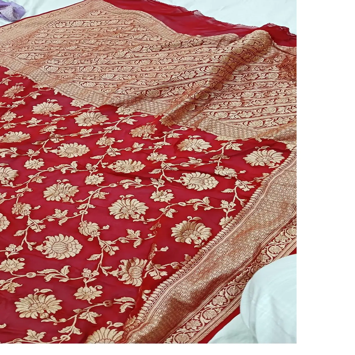 Maßge schneiderte Brokat Banarsi Seide Baumwoll schals und Stolen mit komplizierten indischen Thema in 250 CM Länge in roter Farbe gemacht.