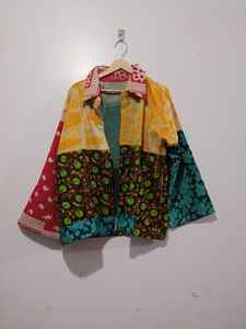 Fait à la main automne écologique respirant coton Kantha veste matelassée à manches longues col tournant bohème Vintage unisexe - Product Image 4