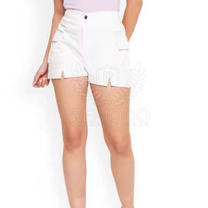 Short cargo élégant pour femme avec cordon de serrage à la taille et poches multiples À vendre Short pour femme - Product Image 2
