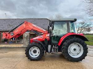 Nuevos tractores de caja de cambios manual estándar de emisión Euro VI a la venta Interior de cuero oscuro FWD Drive - Product Image 2