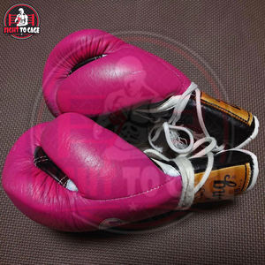 ถุงมือชกมวยหนังแท้แบบเต็มผืน ดีไซน์ OEM ทันสมัย ปรับแต่งได้เต็มที่ สำหรับฝึกซ้อม MMA แบบผูกเชือก น้ำหนักเบา ซับแรงกระแทก - Product Image 4