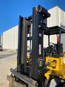 Oferta Exclusiva de Subasta para Montacargas Neumáticos DP80 con Capacidad de Carga de 18,000 Libras - Product Image 3