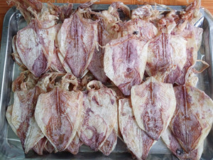 Calamars séchés naturels du Vietnam en gros – Produit de la mer séché au soleil pour la restauration, les restaurants, la vente au détail et la distribution de produits de la mer - Product Image 2