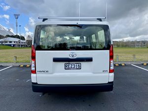 รถตู้มือสองไฮเอซ รีจิวส์ ปี 2025 พวงมาลัยซ้าย เกียร์ธรรมดา - Product Image 5